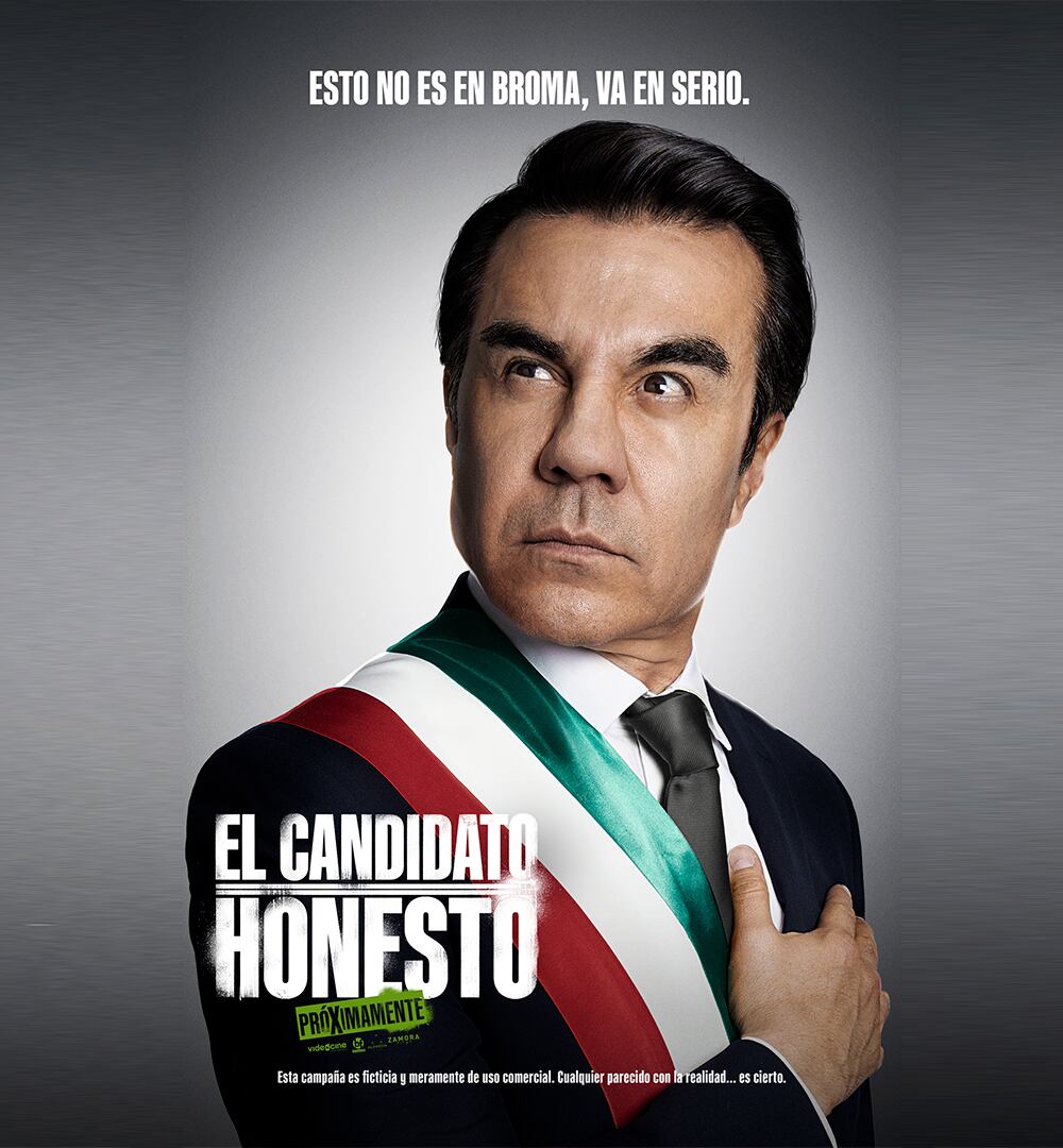 Adrián Uribe en la película "El Candidato Honesto"