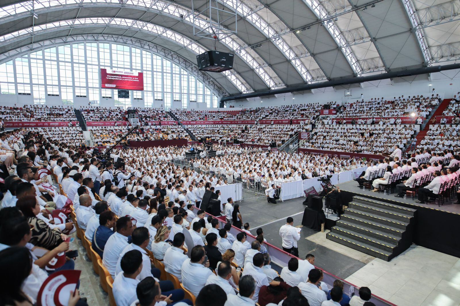 Rinde Gobernador Sexto Informe de Resultados, destaca reducción de la pobreza y la deuda estatal