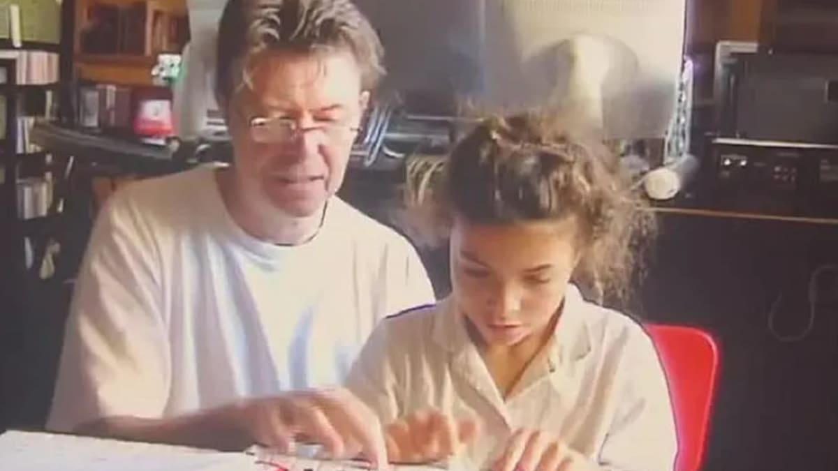 Alexandria Zahra Jones, hija de David Bowie, revela su batalla con adicciones y salud mental