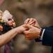 La verdadera razón de usar el anillo de bodas en el cuarto dedo