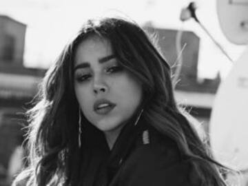 Danna Paola demuestra que es una diosa en foto con traje de baño