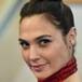 Gal Gadot posa topless