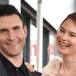 Adam Levine presume los atributos de su esposa