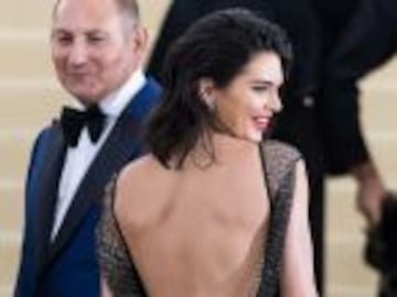Kendall Jenner no deja nada a la imaginación en alfombra roja