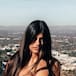 Mia Khalifa posa topless y sus fans enloquecen