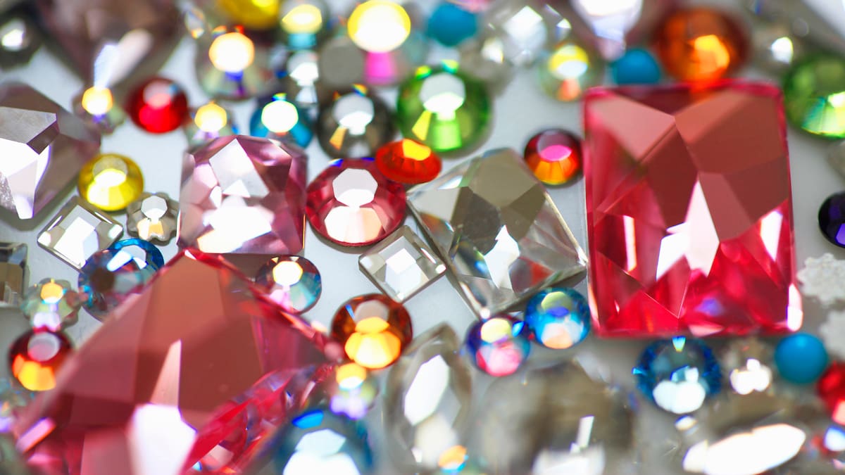 ¿Qué es el Bedazzling y por qué todas las chicas están obsesionadas con esta tendencia?