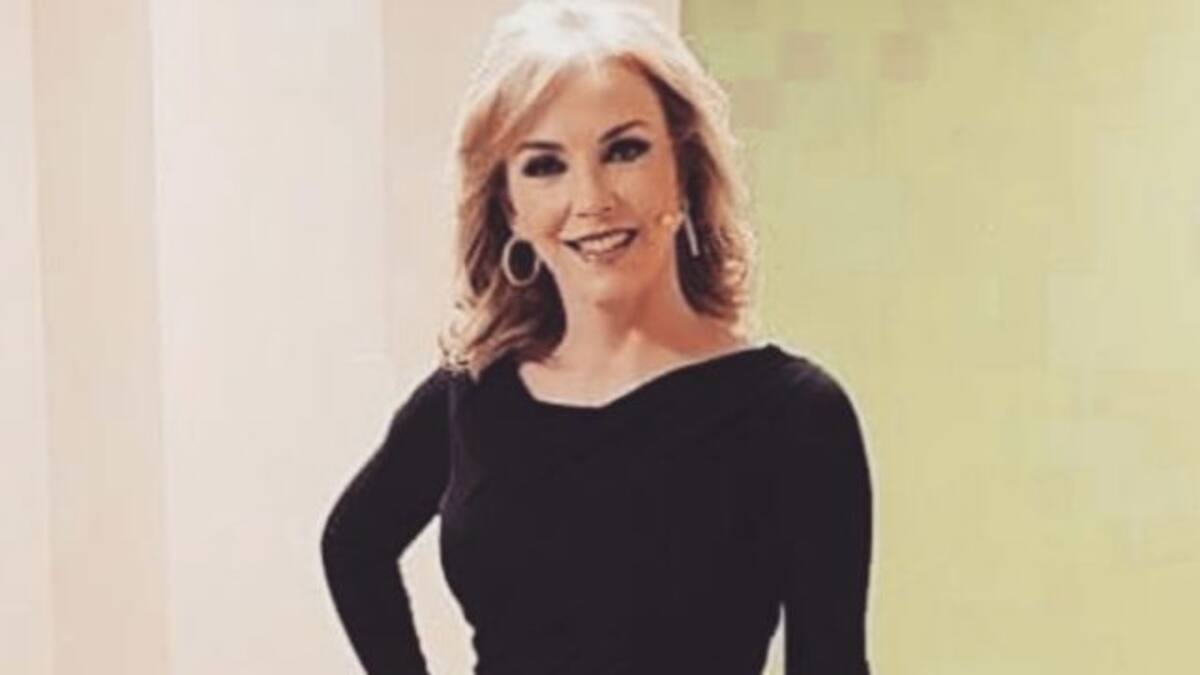 Laura Flores posa topless