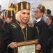 Laura Bozzo recibe doctorado Honoris Causa, el Congreso se deslinda