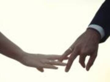 Hace llorar a su prometido con una emotiva sorpresa en la boda