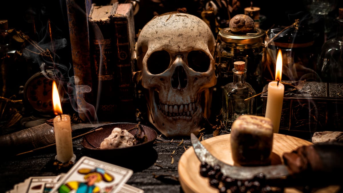 La UNAM saca a la luz su catálogo de brujería, ¿qué vas a encontrar en él si lo consultas?