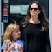 La hija menor de Brangelina causa polémica por su vestimenta