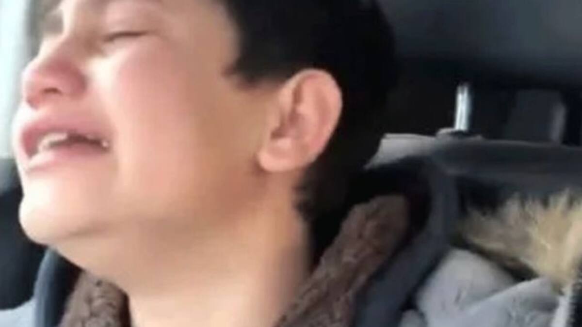 Entre llanto cuenta haber escuchado a sus padres tener ntimidad