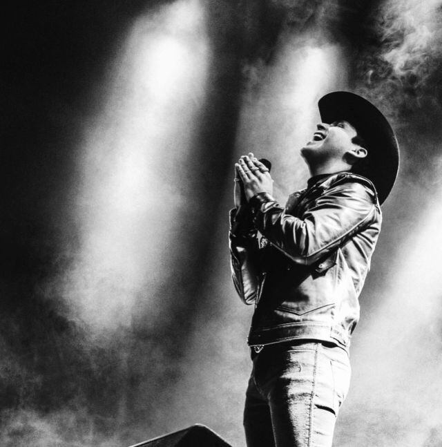 Nodal defendió a una fan de un guardia de seguridad en uno de sus conciertos