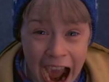 Olvidó a su hijo en el Oxxo de la carretera