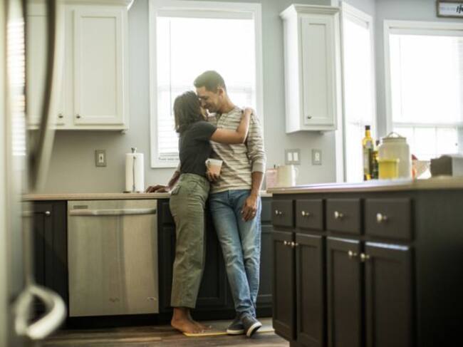 Las temporadas largas sin intimidad o amor apasionado podrían indicar que no se sienten cómodos el uno con el otro