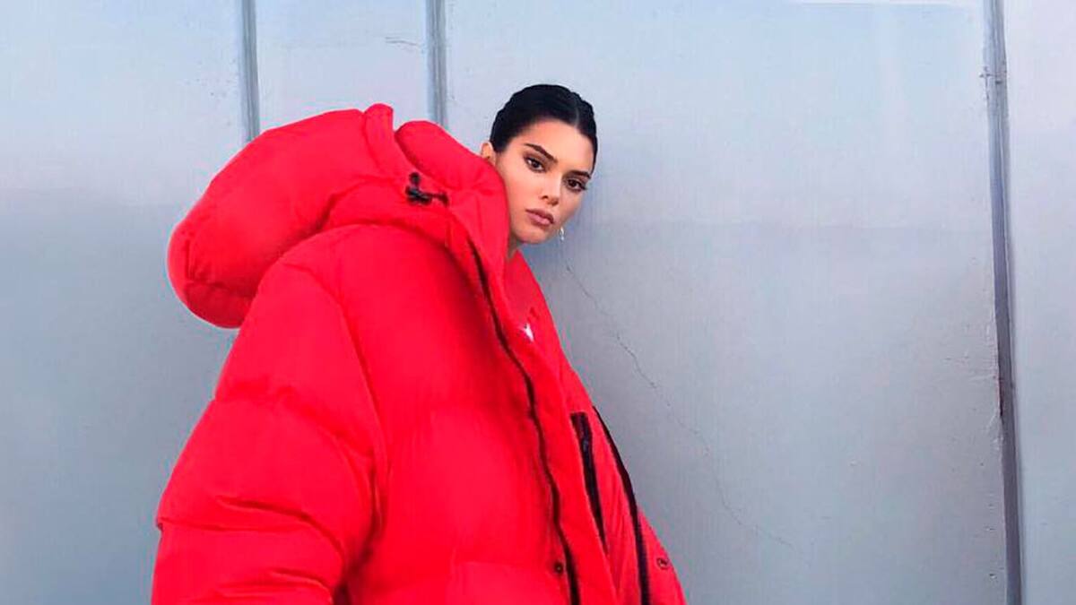 Kendall Jenner desata los memes con esta chamarra gigante
