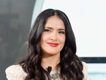 Salma Hayek divide opiniones con foto sin maquillaje