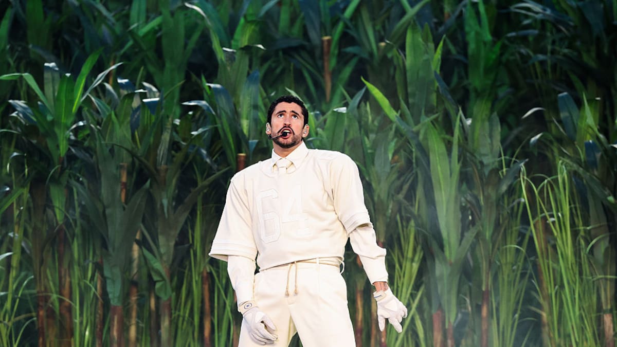 Bad Bunny en el Super Bowl: el verdadero significado del 64 en su jersey blanca que sorprendió a todos