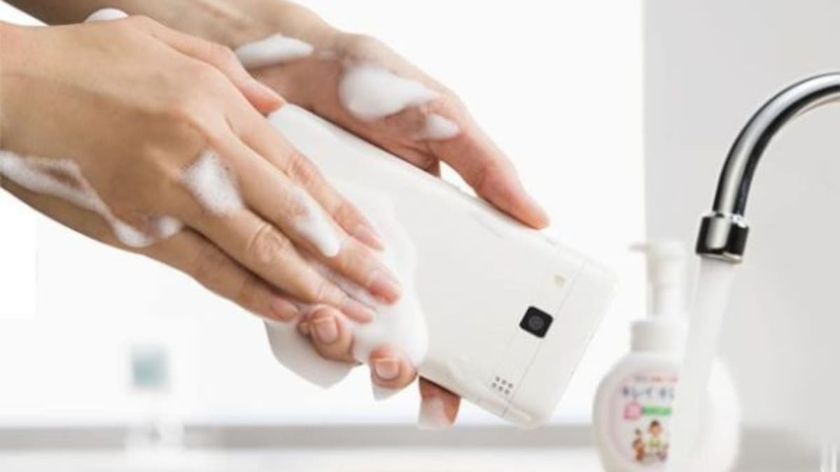 Crean smartphone que se puede lavar