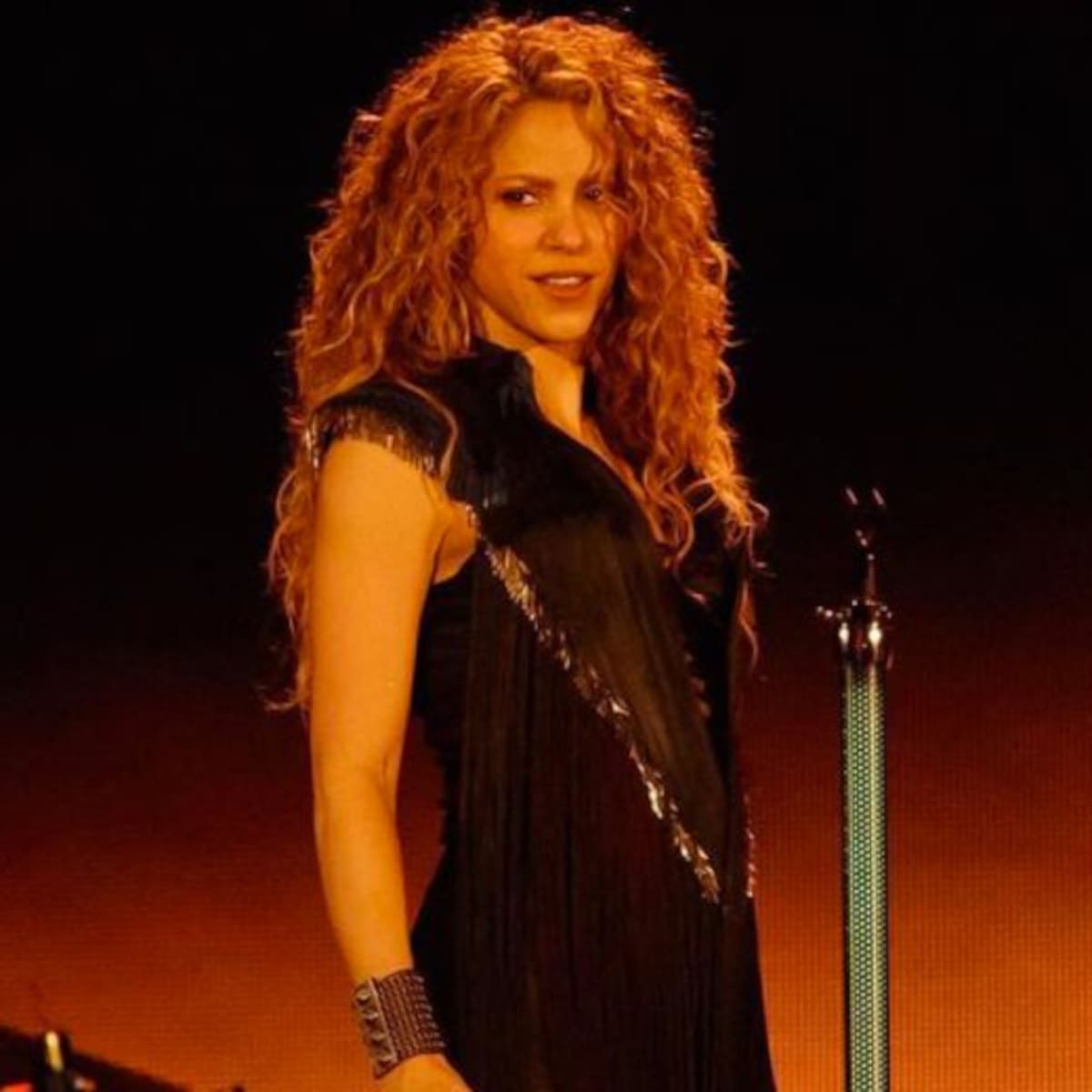 Shakira sorprende con nuevo look