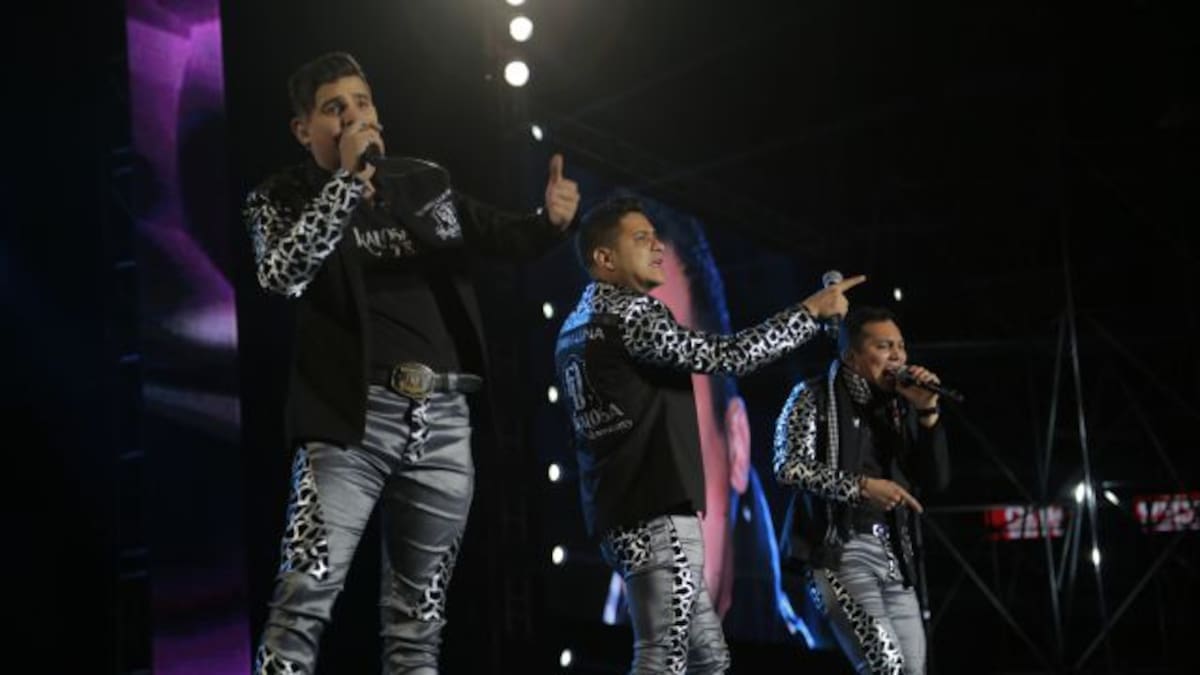 El momento grupero con La Trakalosa