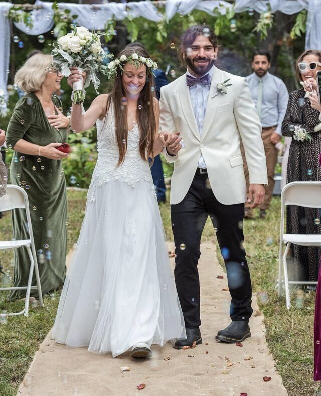 El vestido de novia tenía también un diseño en braille para que él pudiera leerlo