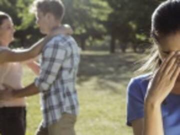 Destruye familia por sostener relación con hermanas