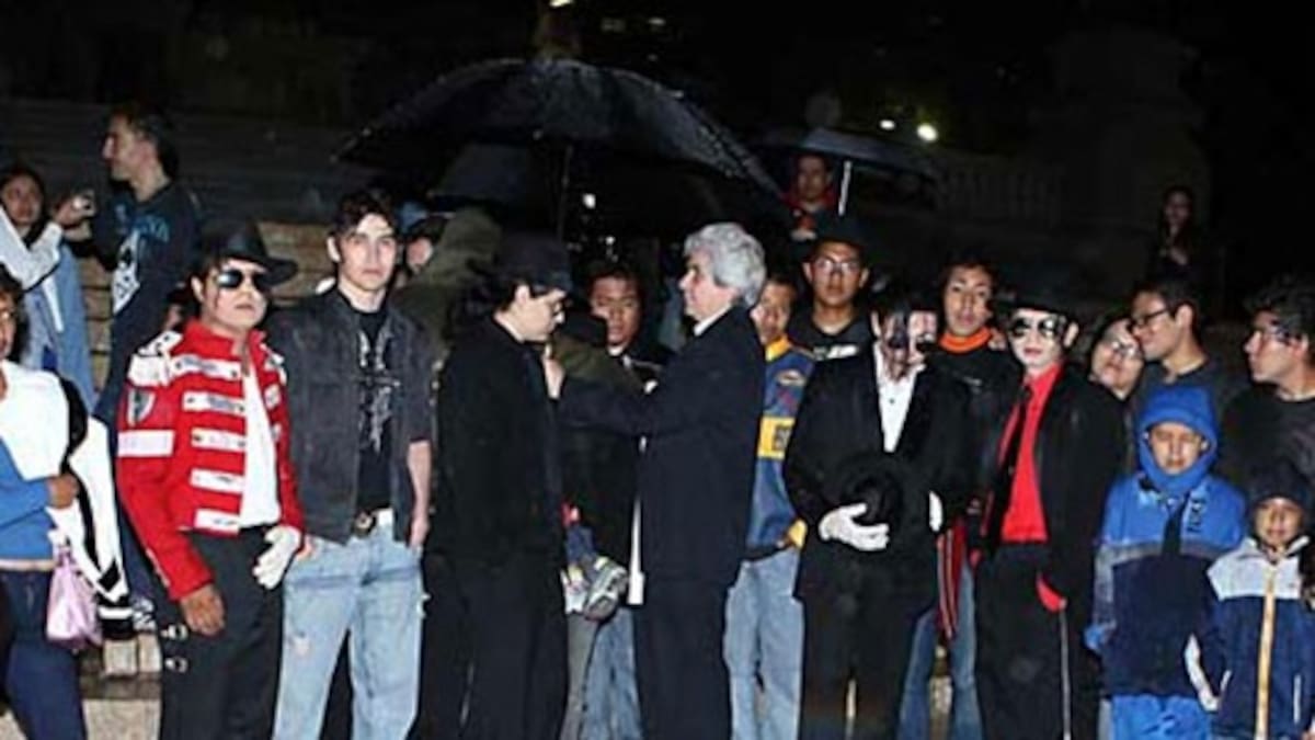 Multitud llora a Michael Jackson