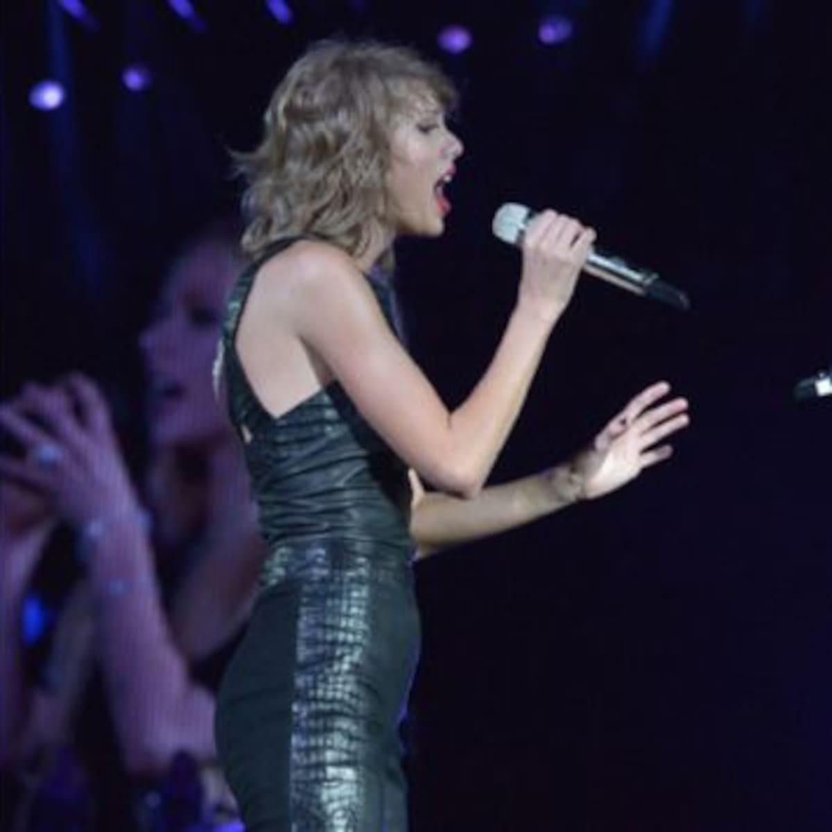 Taylor Swift y Avril Lavigne juntas en el escenario