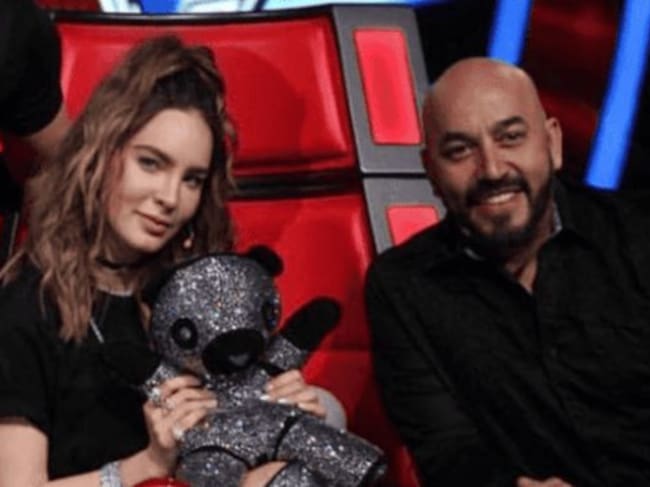Lupillo Rivera habla sobre su relación con Belinda, desmiente los rumores y pide disculpas a la cantante. Ambos participan en el reality show de "La Voz Azteca" como coaches.