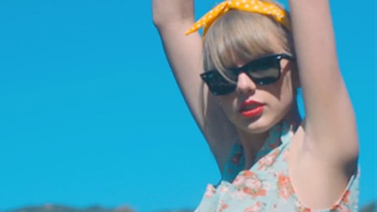 Taylor Swift se desconcentra por sus fans
