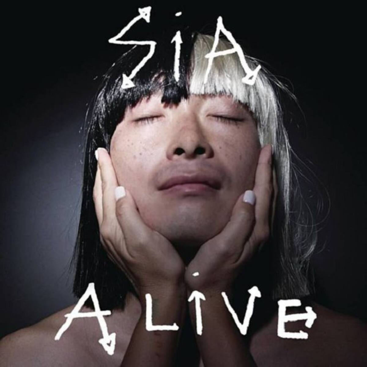 Sia lanzó "Alive" su nuevo single