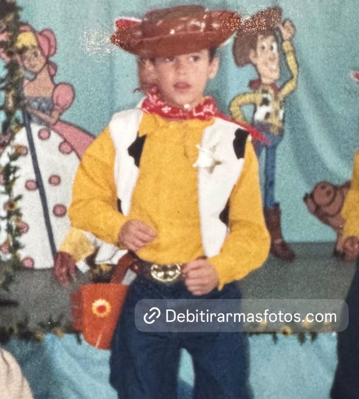 Bad Bunny disfrazado de Woody.
