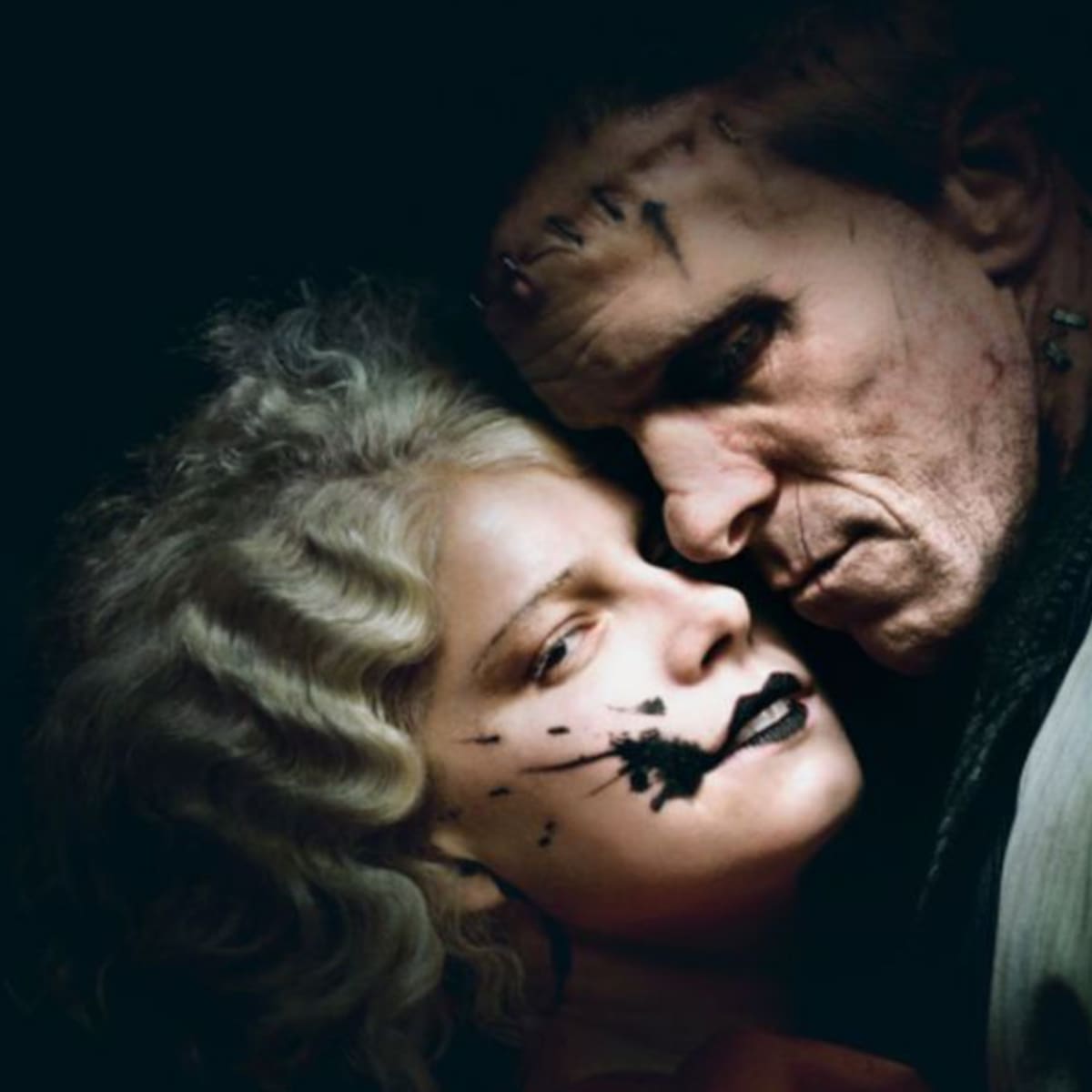 ¡La novia!: 5 razones para ver la nueva película de terror gótico que reimagina a la Novia de Frankenstein