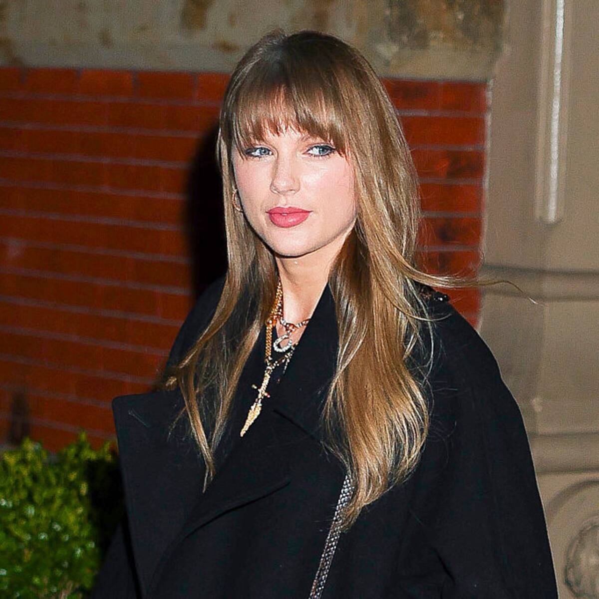 Graban momento en que Taylor Swift entregó a su equipo de “The Eras Tour” 197 millones de dólares, ¿cuánto le tocó a cada uno?