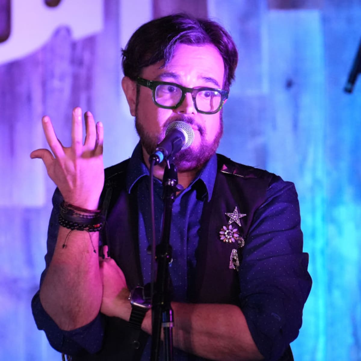 ¿Aleks Syntek tuvo un brote psicótico? Qué dicen la psicología y que habría detrás de sus palabras durante el concierto en Benito Juárez