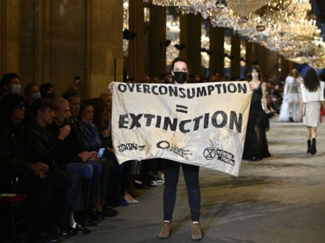 Activista boicotea desfile de modas de Louis Vuitton