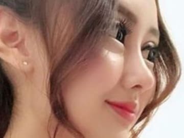 Causa terror por su obsesión de parecer una Barbie