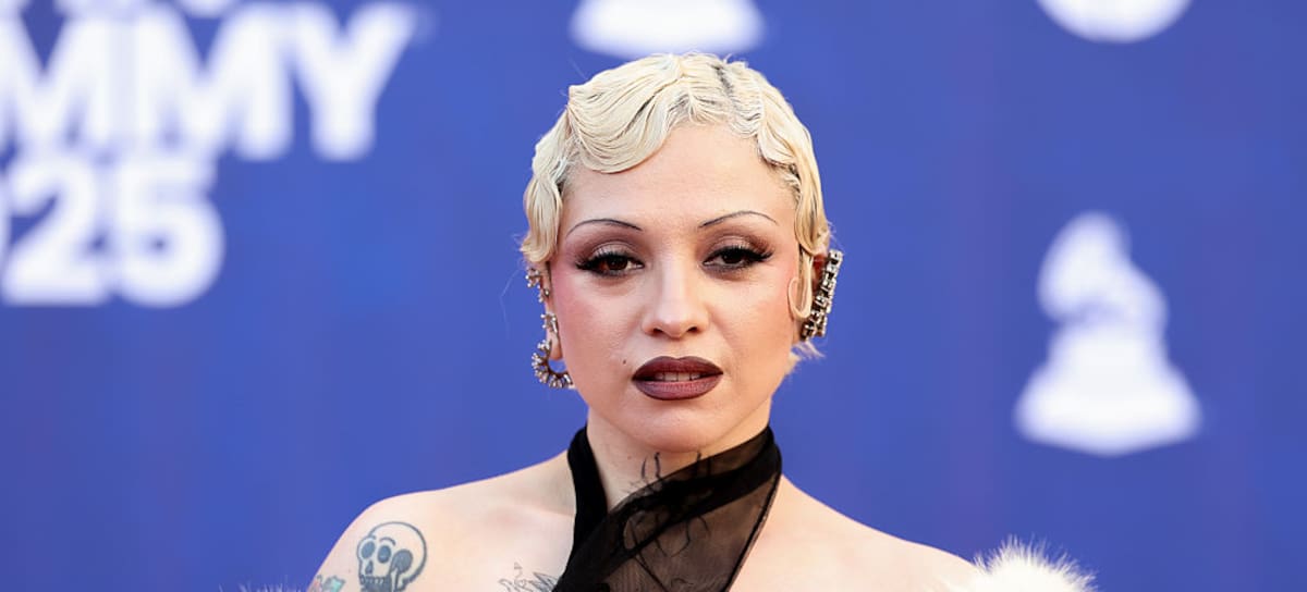 Mon Laferte protagoniza polémica luego del trato que le dio a un fan