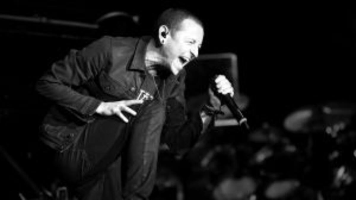 Épico homenaje a Chester Bennington de Linkin Park a un año de su muerte