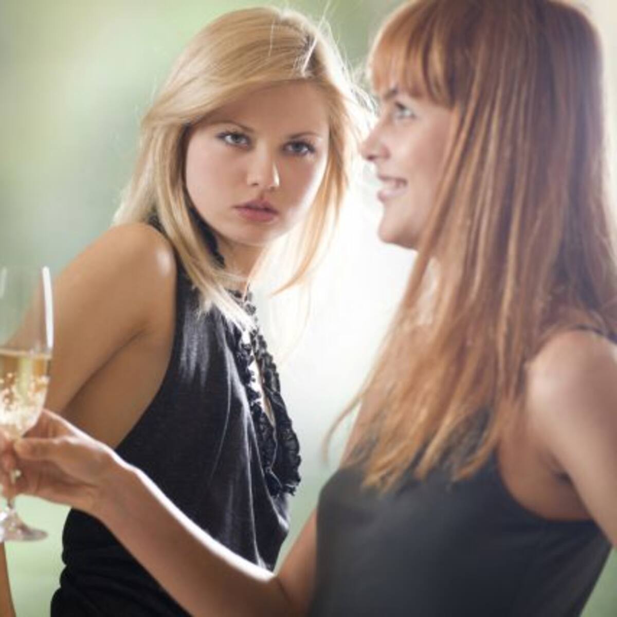 Los celos mantienen a las parejas unidas