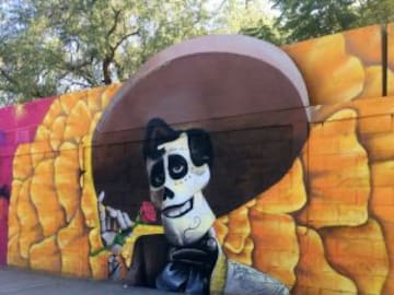 ADORNAN CEMENTERIO EN MÉXICO CON HERMOSOS MURALES INSPIRADOS EN LA PELÍCULA "COCO"
