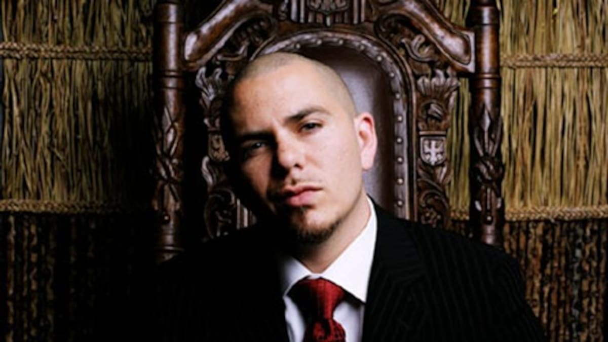 Pitbull a dúo con Celia Cruz