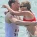 Tom Hiddleston y la historia detrás de la ridícula playera de Taylor Swift