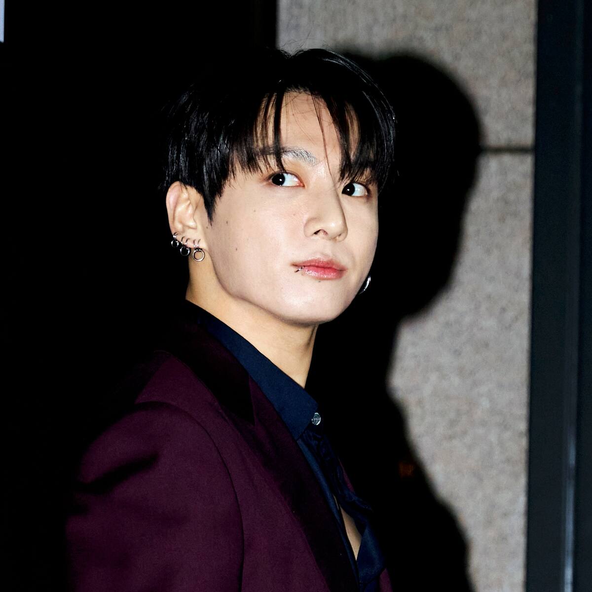 Jungkook de BTS vuelve a ser víctima de acoso: el cantante exhibe a sus sasaengs