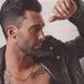 Adam Levine se disculpa con una niña por estar casado