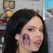 Se tatuó el rostro de Harry Styles en la mejilla y el resultado es terrible