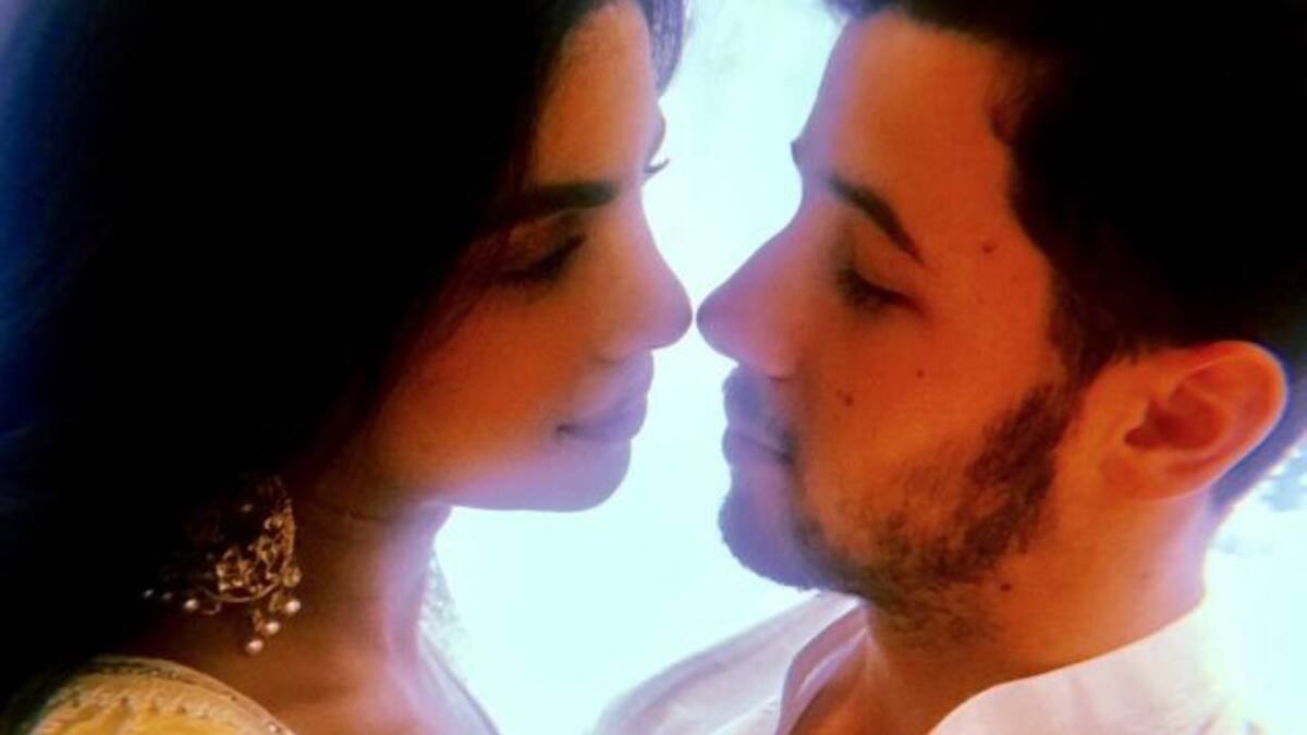 Nick Jonas y Priyanka Chopra confirman su compromiso con celebración hindú