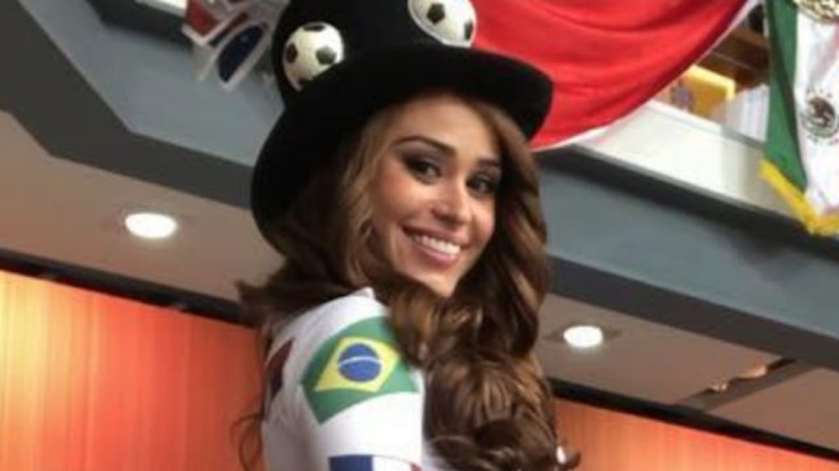 Yanet García sorprende con ajustado traje mundialista