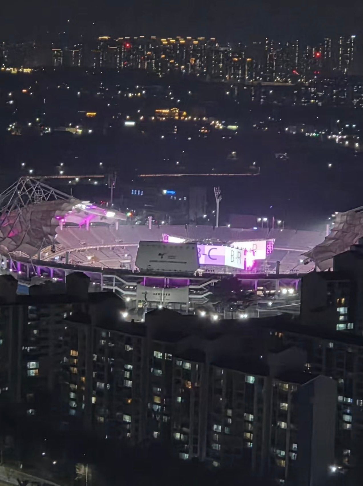 Montaje del concierto de BTS en Goyang, Seúl.